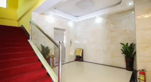 Nanning Haoyuan Business Hotel, Rezerwuj Hotel Hotele w Nanning z parkingiem, Parking