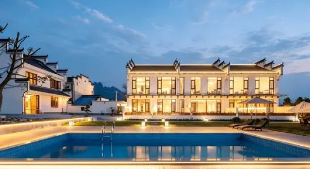Floral Lux Hotel·Jiuhuashan Suli Zhuyunxuan Homestay, Забронировать Отель Чичжоу Аньхой