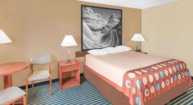 Двухместный номер Standard Super 8 by Wyndham Marshalltown