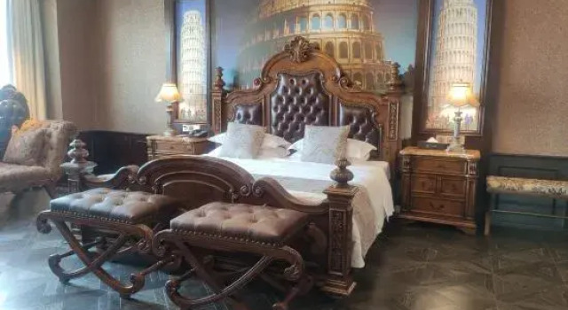 Люкс Business Urumqi Belt and Road Theme Hotel (International Convention and Exhibition Center)