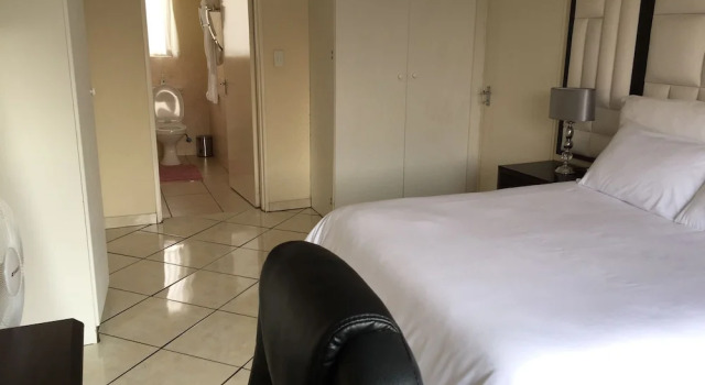 Tntee Apartments