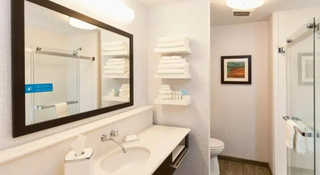 Номер Superior Hampton Inn & Suites Duluth North/Mall Area