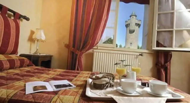 Двухместный номер Standard Logis Hôtel de la Tour