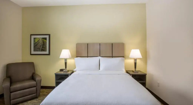 Люкс Candlewood Suites - Omaha Millard Area by IHG