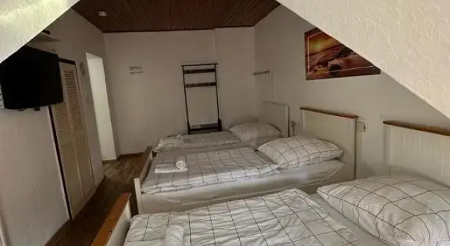 Трёхместный номер Standard Evas Hostel - Self Check-In & Only Private Rooms