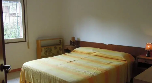 Nice Flat With Garden and Parking, Забронировать Отель Бибионе-Пинеда Венето, рядом с Долина Вальгранде