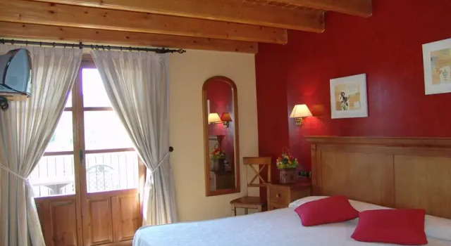 Номер Standard с балконом Hotel & SPA Peña Montañesa
