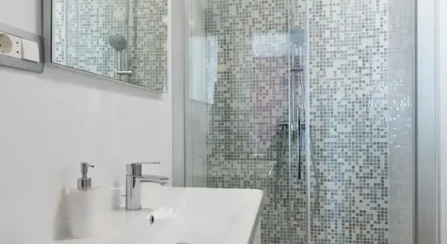 Двухместный номер Deluxe с балконом и с видом на море Beachfront Villa Mediteran
