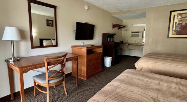Четырёхместный номер Standard Washington Burgess Inn