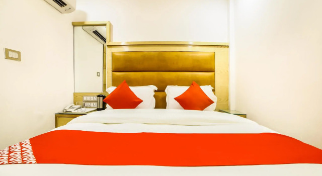 OYO 63367 Hotel B G Palace, Забронировать Отель Пахар-Ганж Нью-Дели, рядом с Рынок Садар-Базар