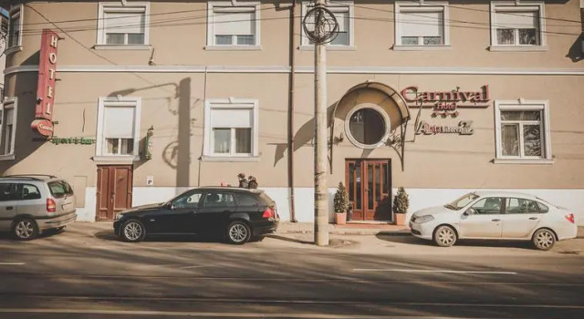 Carnival City Hotel Oradea, Забронировать Отель Орадя Бихор