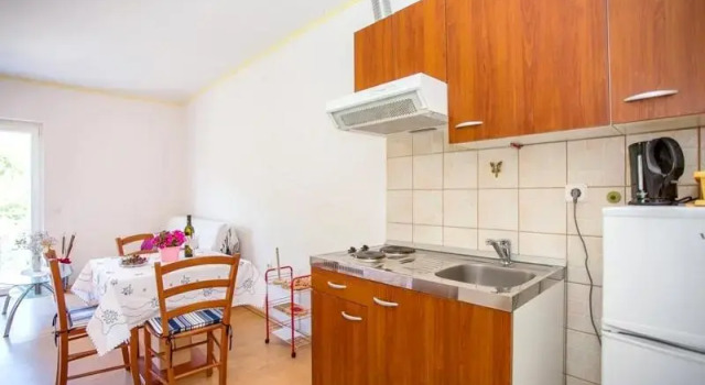 Студия Apartment Varezic