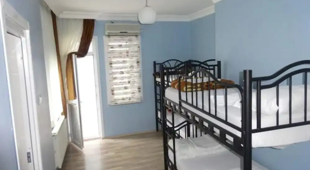 Кровать в общем номере Avrasya Hostel