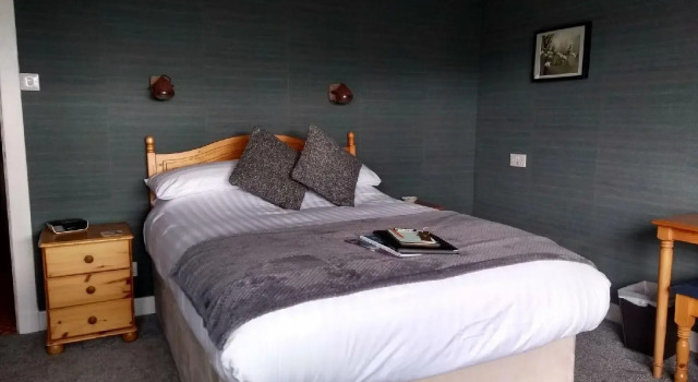 Braeburn Guest House / B&B
