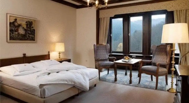 Burghotel Schnellenberg, Забронировать Отель Отели Аттендорн 4 звезды, 4*