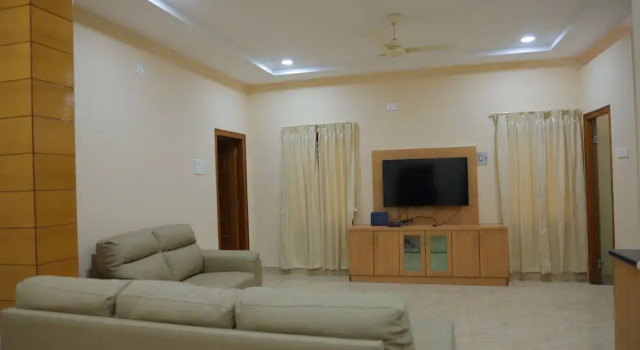 Трёхместный номер Luxury Padma Homes Stay- Luxury Service Apartment 1BHK & 2BHK & 3BHK