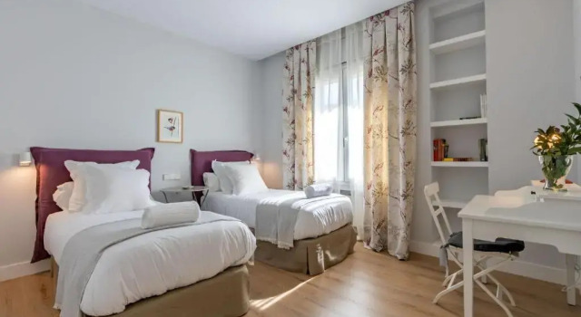 Plaza de España Deluxe Suites, Забронировать Отель Отели Севильи 4 звезды, рядом с Площадь Святого Франциска, 4*
