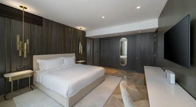 FIVE Palm Residence - Platinium Dubai, Забронировать Отель Пальма Джумейра , рядом с Jumeirah Palm Tram Station