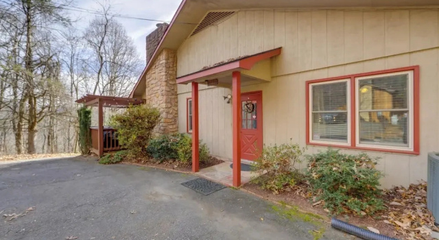 Апартаменты Walk to Golf Course, Mtn-view Maggie Valley Duplex