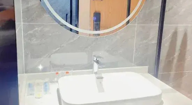 GreenTree Inn Express Hotel (Lanzhou Zhongshan Bridge Xiguan Subway Station), Book Hotel Lanzhou Gansu