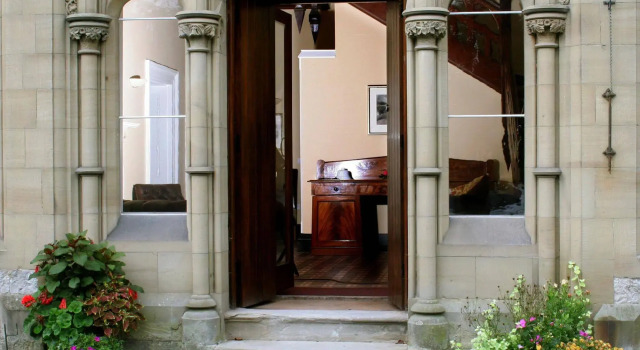 Ffarm Hall, Забронировать Отель Абергейл Клоид