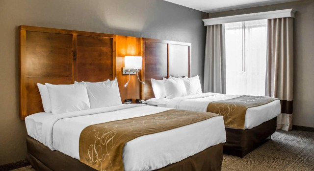 Четырёхместный люкс Comfort Suites Hartville-North Canton