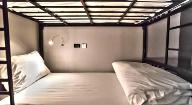 Кровать в общем номере The Blocks Hostel Sukhumvit 10
