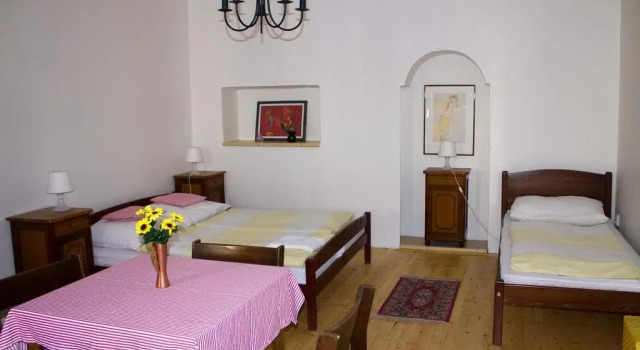 Dům Avalon, Rezerwuj Hotel Hotele w Central Bohemia z parkingiem, Parking