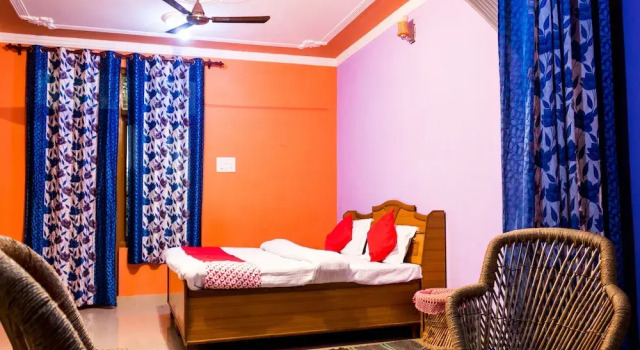 OYO 13881 Home Majestic Hill View 1BHK Naddi