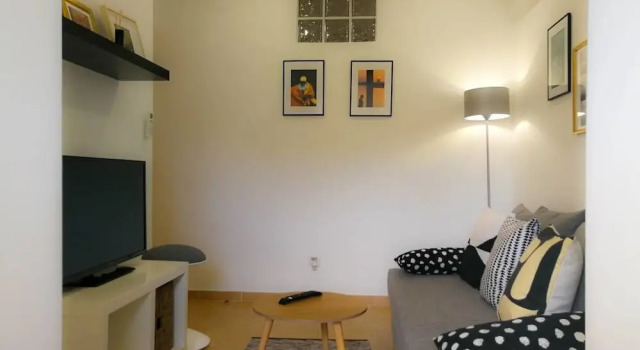 Comfort and Quiet - Renovated Flat