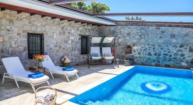 Jade Evi, Rezerwuj Hotel Hotele w Konacik z basenem, Basen