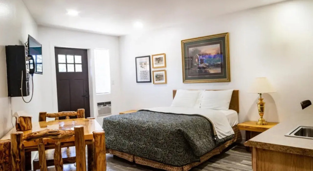 Riverwood Inn Hotel Signature Queen Suite, Book Hotel Hoteller i Delta med parkering, Parkering