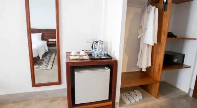 Yani Hotel