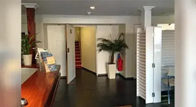 Quick Palace Hôtel Pierrelaye, Varaa Hotelli Hotellit Val d'Oise pysäköinnillä, Pysäköinti