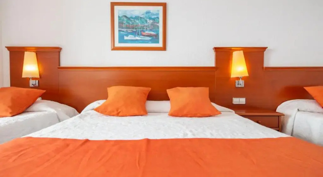 Четырёхместный номер Standard с видом на море Hotel Risech
