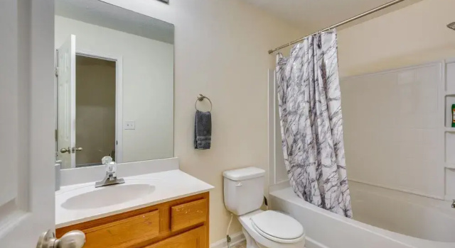 Апартаменты Bright Decatur Townhome ~ 10 Mi to Atlanta!