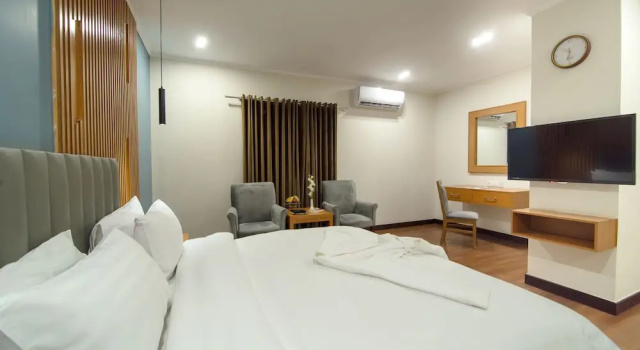 Люкс Hotel One Tower Gulberg