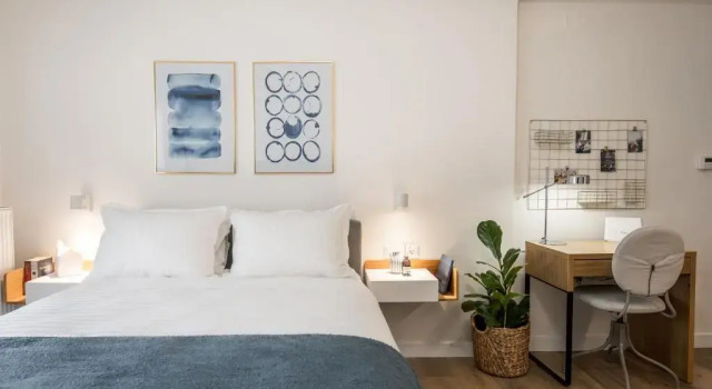 Chic & Comfort Homes in Central Volos by Cloudkeys