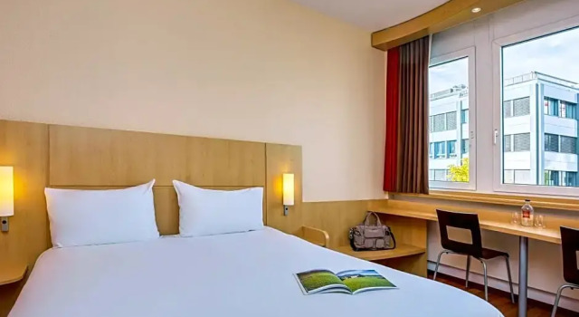 Двухместный номер Standard с видом на горы ibis Luzern Kriens