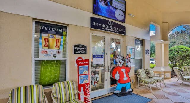 Friendly Condo With Pool and hot tub Access, Wifi, Central AC, and Private W/D