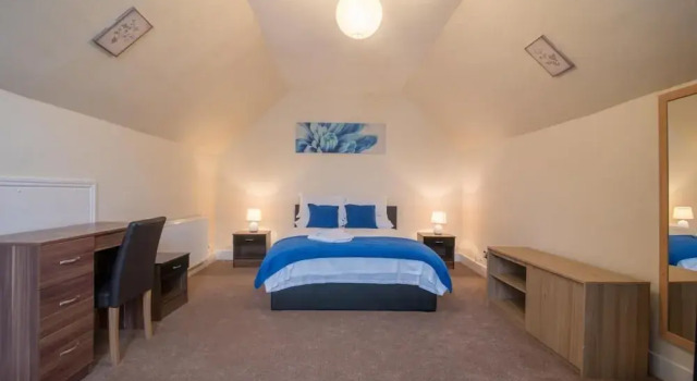 2 bedroom serviced & equipped house, Забронировать Отель Отели Лутон с парковкой, рядом с Luton Central Library, Парковка