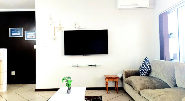 Beachside 3 bed apartment with stunning seaviews