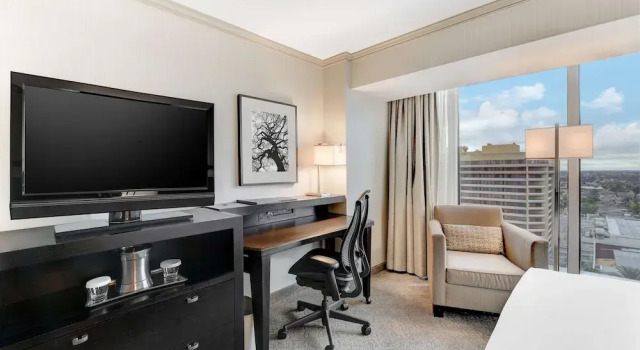 Номер для гостей с ограниченными физическими возможностями Hilton Anaheim