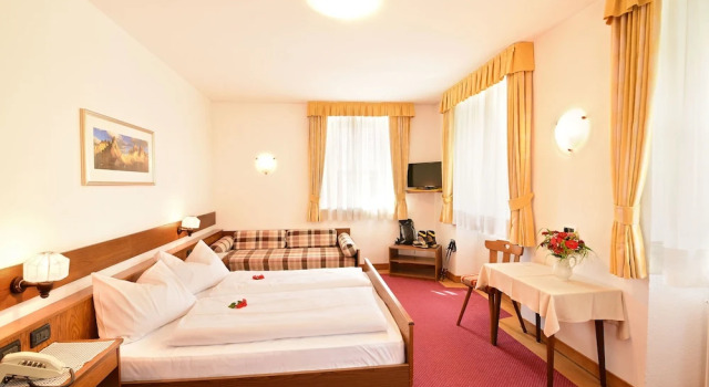 Трёхместный номер Standard River Hotel Post