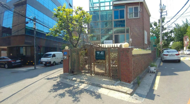TnE House