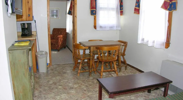 Little Miss Cottages, Buchen Sie Ferienhaus Hotels in New England mit Parkplatz, Parkplätze