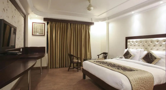 Regenta Central, Haridwar, Rezerwuj Hotel Hotele w Uttarakhand z basenem, Basen