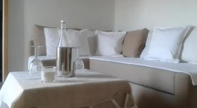 Guesthouse de Cambis B&B, Rezervovat Penzión se snídaní Hotely v Remoulins s parkováním, Parkování