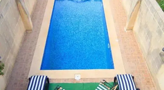 Ta' Bejza Holiday Home - 5 bedroom, Book Hotel Hoteller i Xewkija med pool, Swimmingpool
