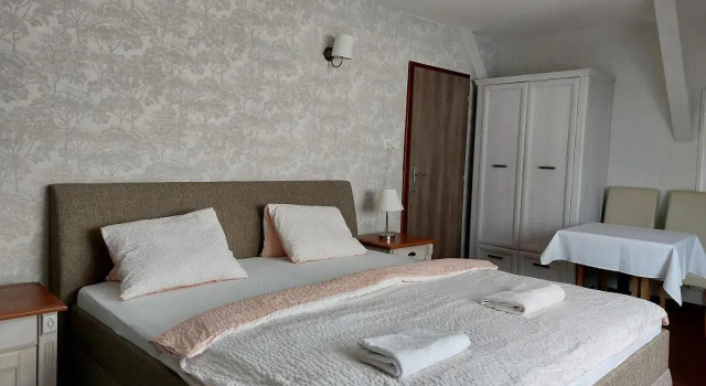 Penzion U Selongu - Gentleman, Rezerwuj Hotel Hotele w Central Bohemia z parkingiem, Parking